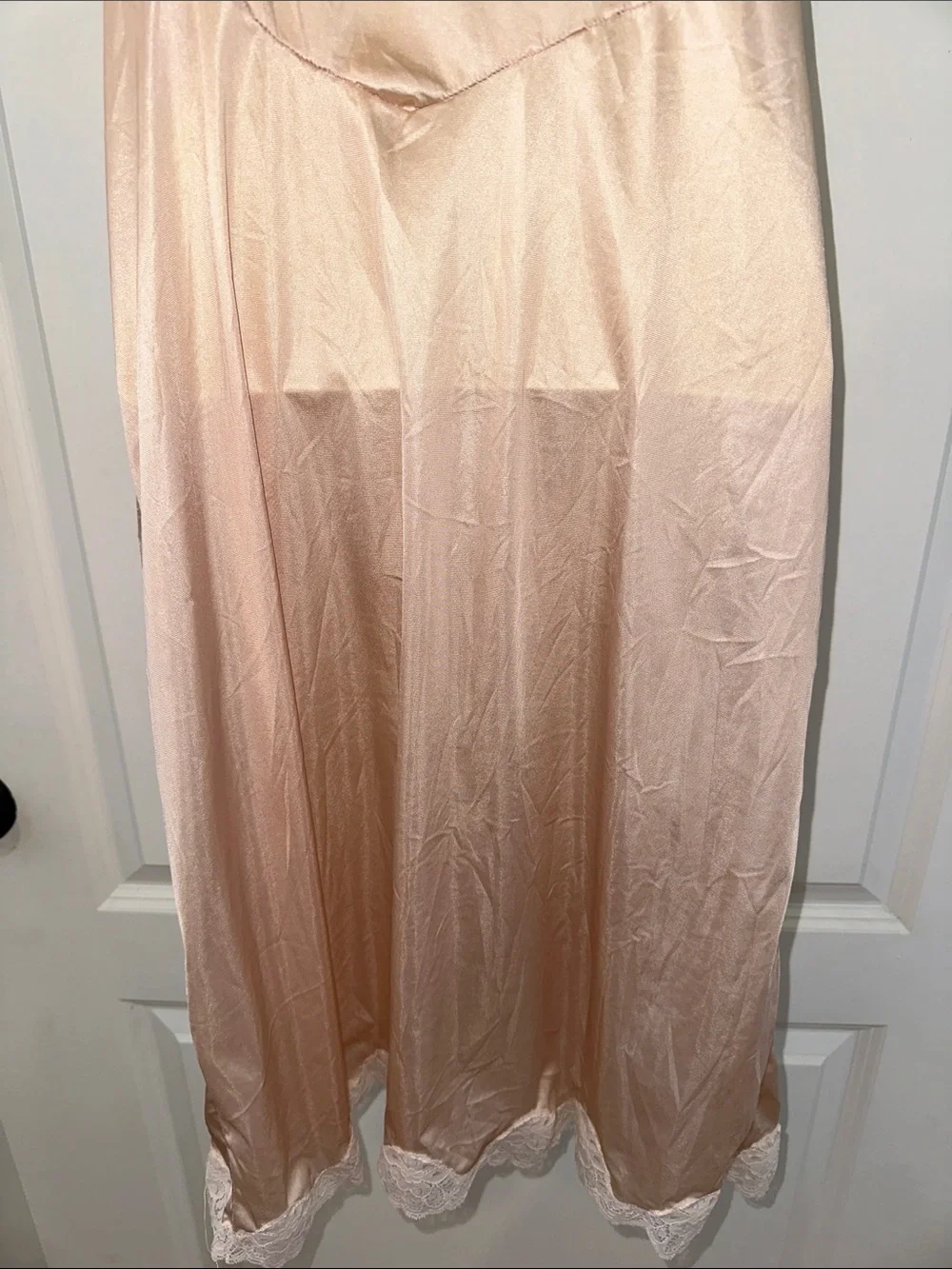 Vintage 60s light blush pink full nylon slip with lace detailing - Picture 7 of 8